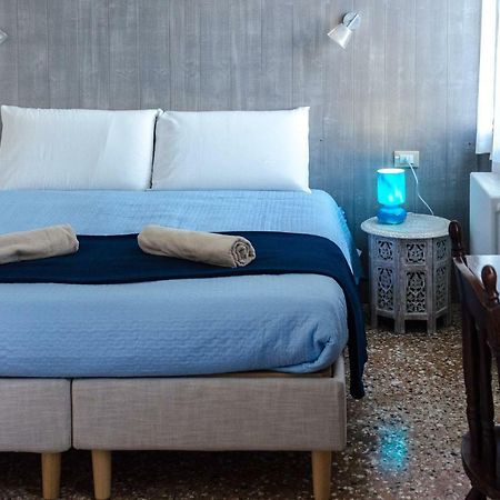 Appartamento Azzurro Two Bathrooms Venecia Exterior foto