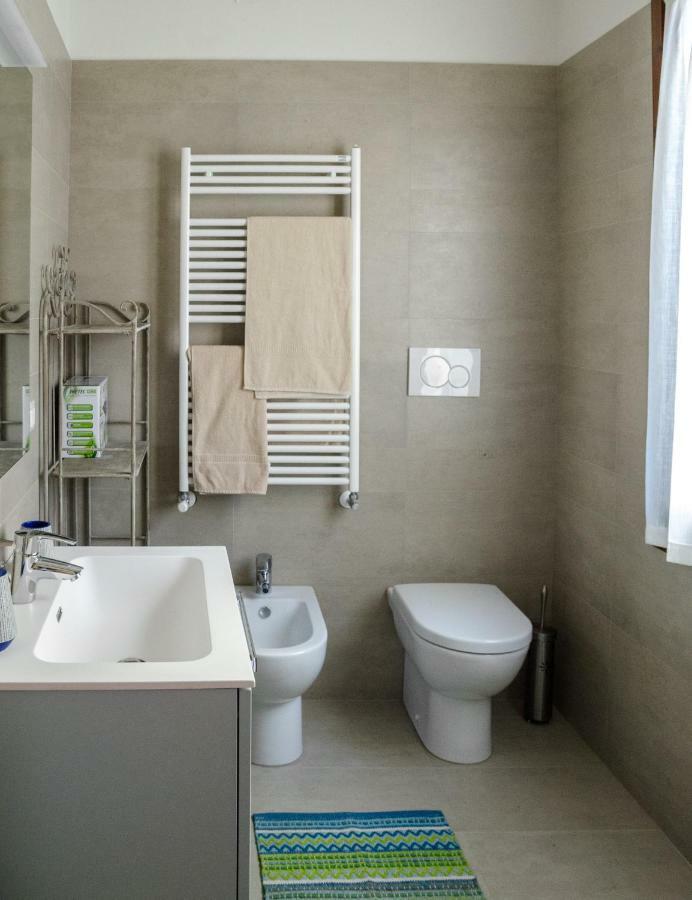 Appartamento Azzurro Two Bathrooms Venecia Exterior foto